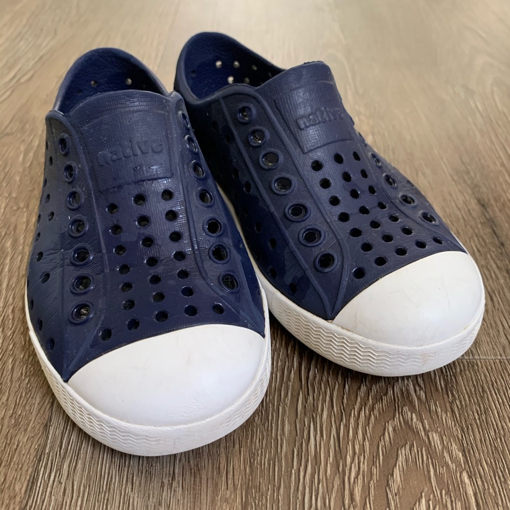 Natives size 9C